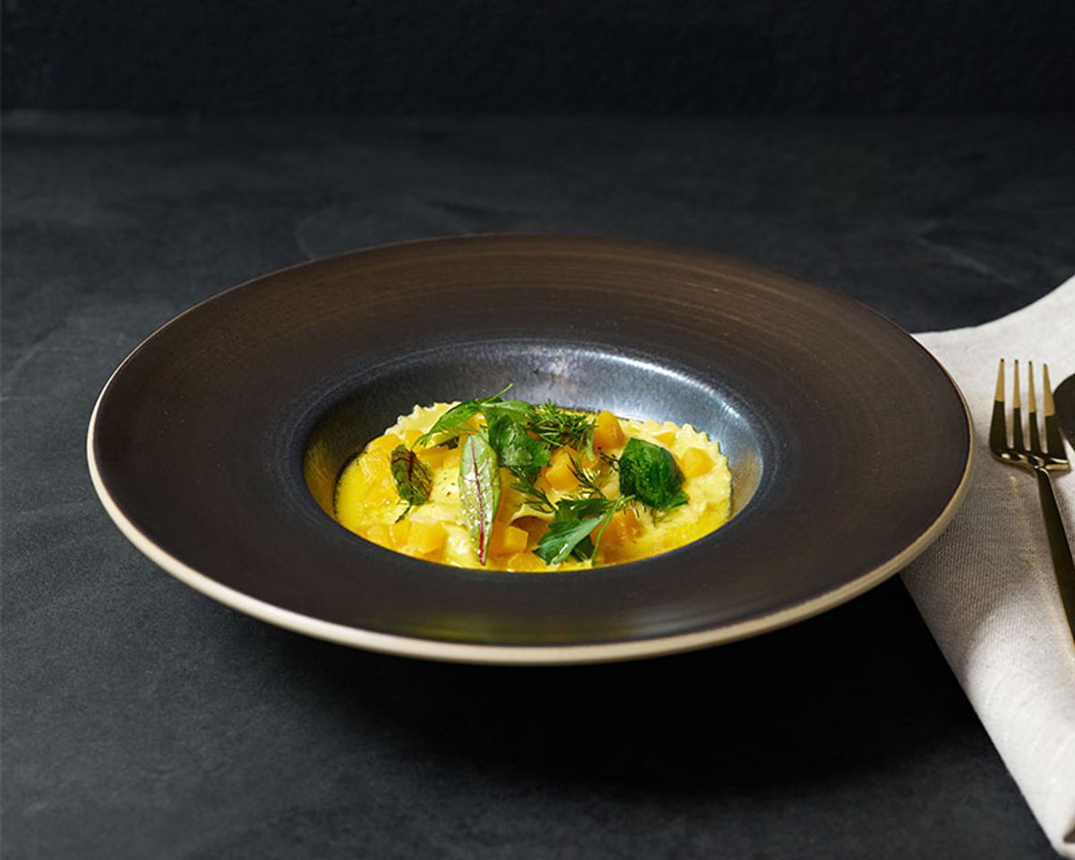 Ravioli mit Kürbis im Currysud