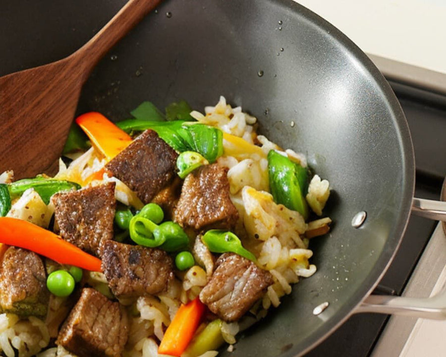 Asiatische Reispfanne mit Rindfleisch