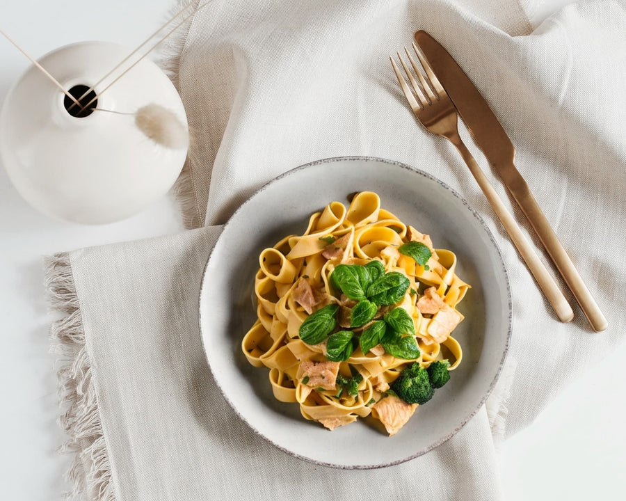 Bandnudeln mit Lachs
